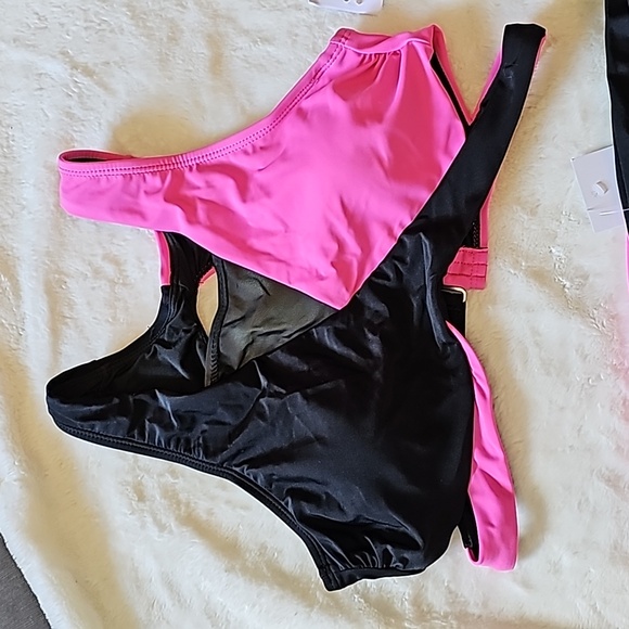 Colorblock Two Piece bathing suit - Picture 2 of 7